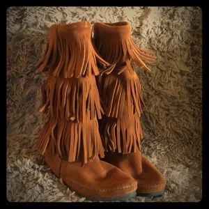 Minnetonka fringe boots